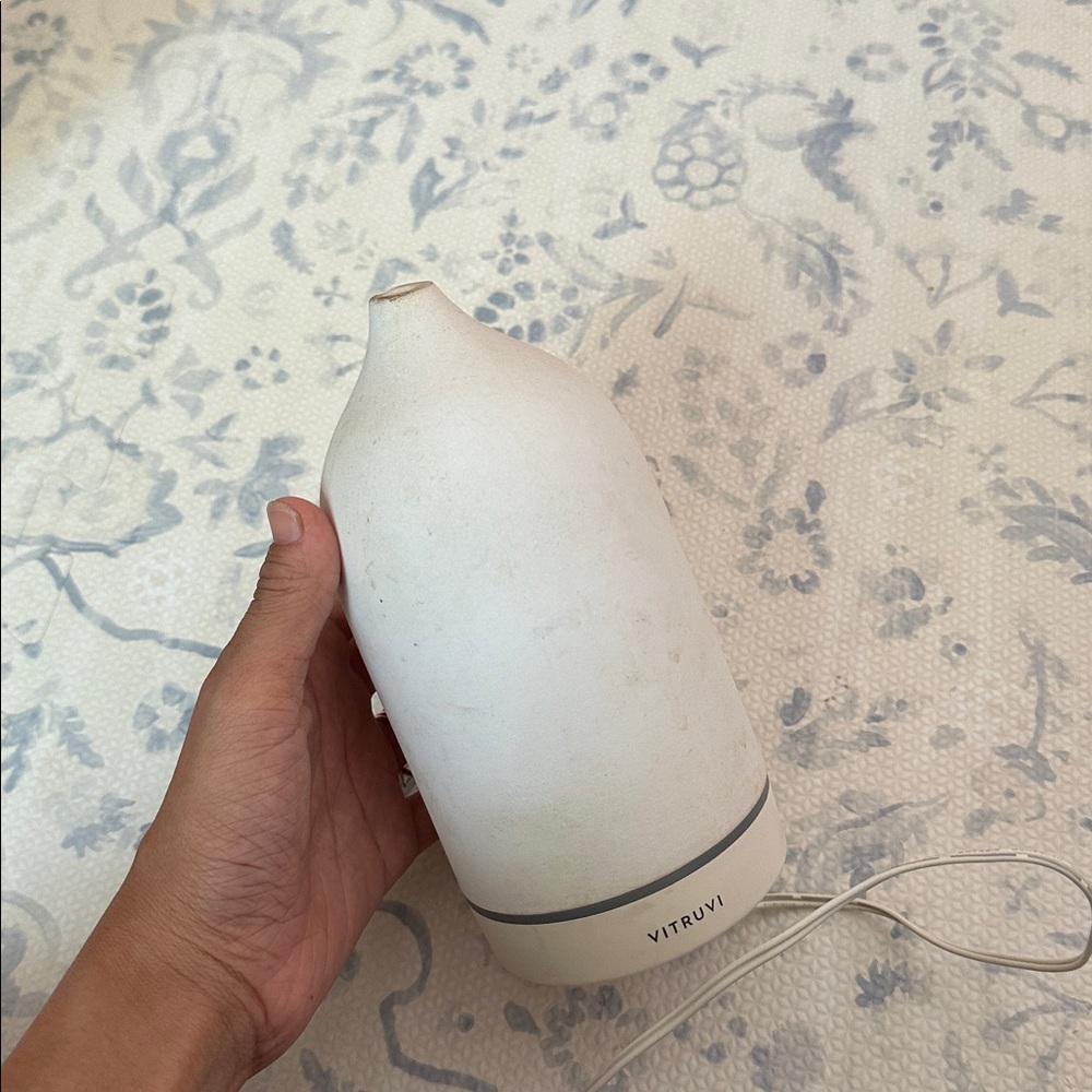 Vitruvi White Ceramic Ultrasonic Diffuser - White